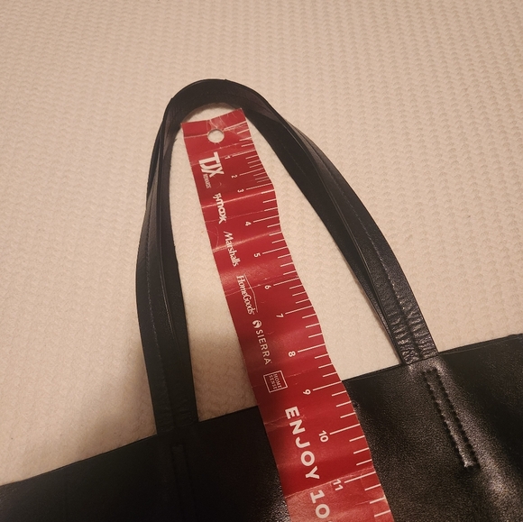 Banana Republic Leather Tote - Picture 6 of 6